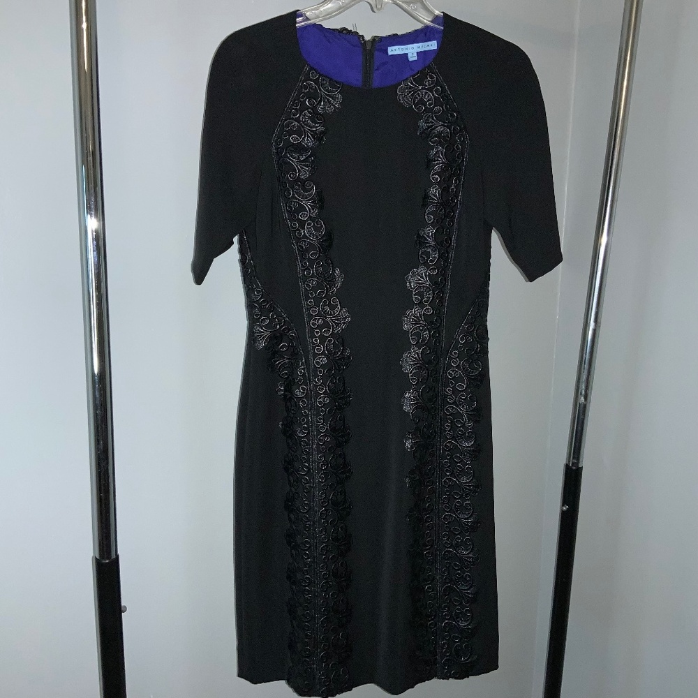 Antonio Melani Black Lace Trimmed Sheath Dress Sz 2 short sleeve front slit